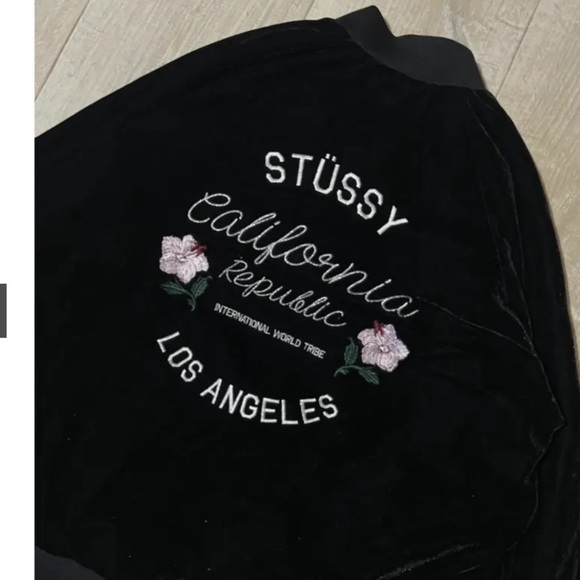 Stussy Black Velour Velvet  Floral Embroidered Zip up Women's Jacket nwot - Picture 8 of 9